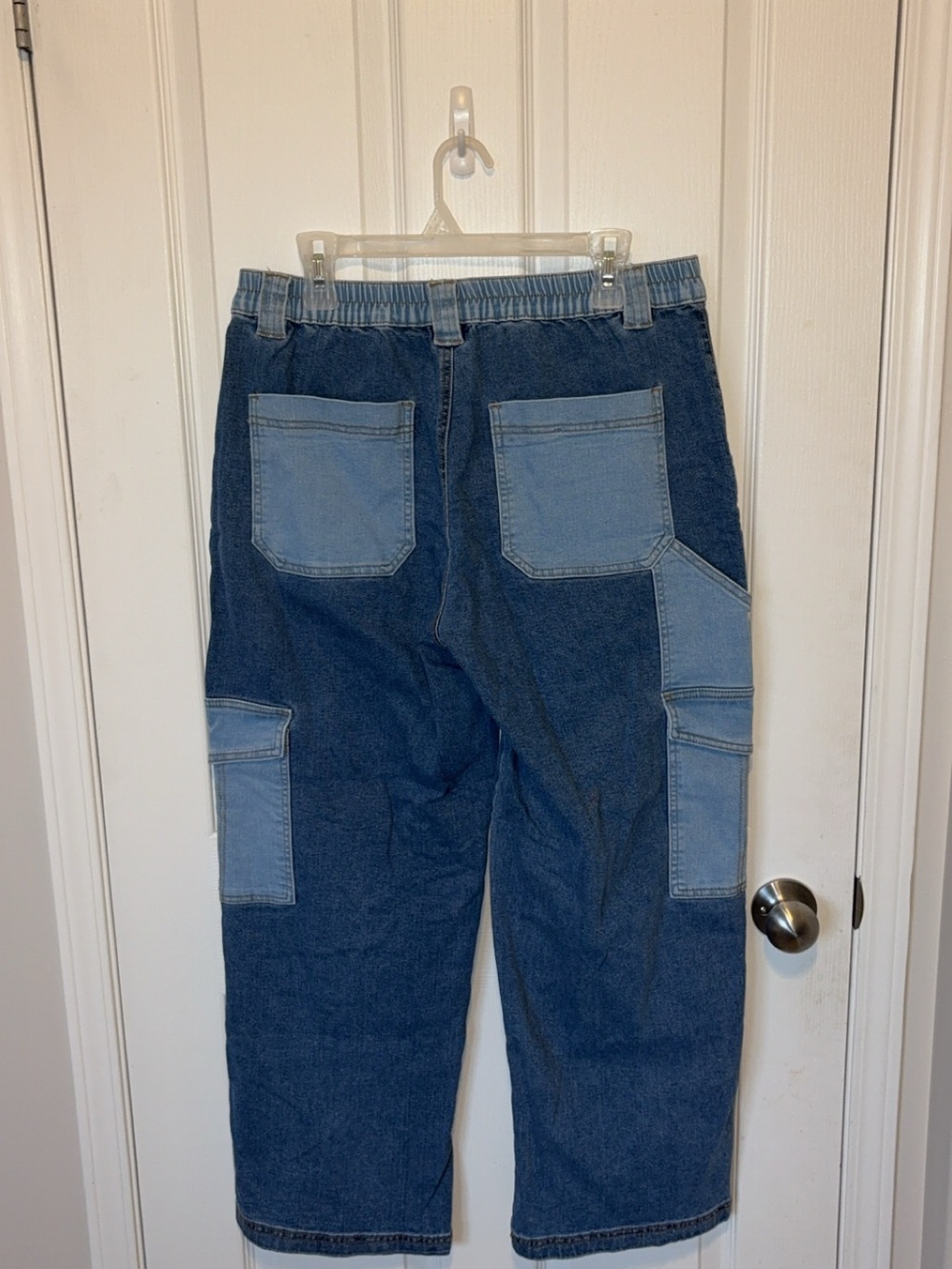 Two-Tone Patchwork Jeans - Picture 3 of 4